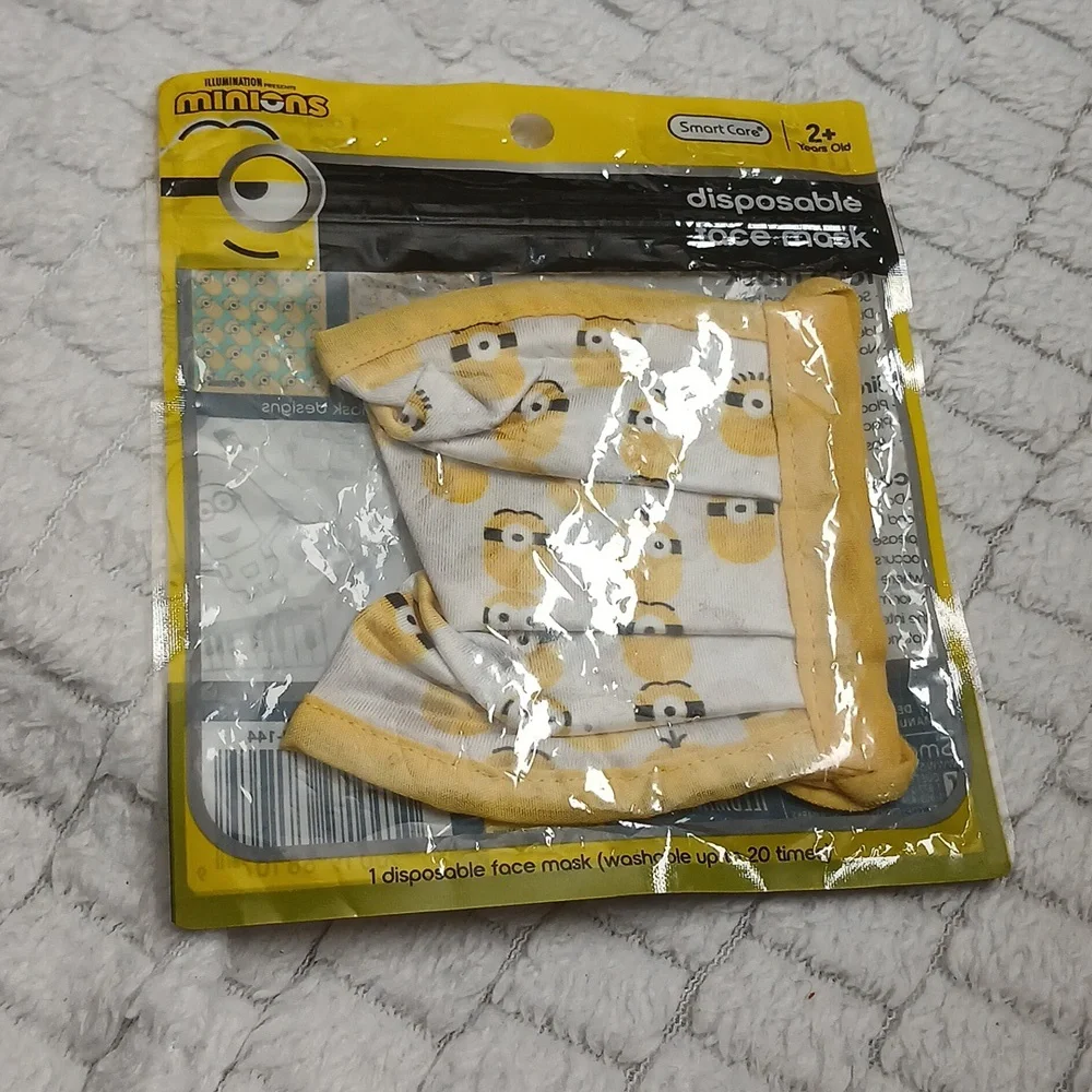 Minions disposable Youth unisex age 2 and up mask NWT